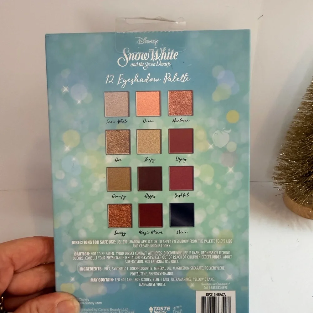 Disney Snow White Beauty Bundle | Eyeshadow Palette + Lip Oil Set